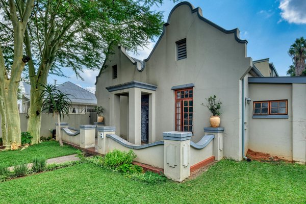 Exploring the Impact of Transportation Advancements on Real Estate Values in Leeds